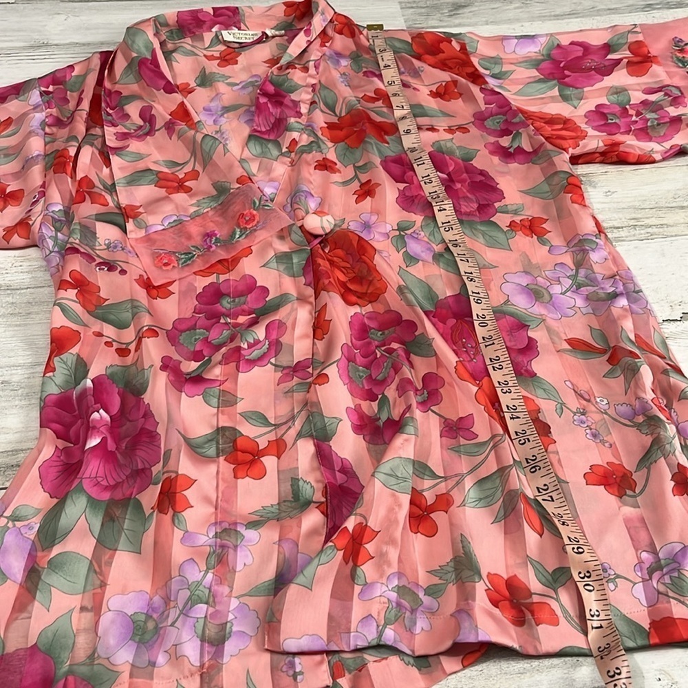 Victoria’s Secret Vintage Robe - Picture 6 of 9